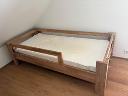 Bett Massivholz Eiche - Hüslee Nest Lattenrost & Matratze