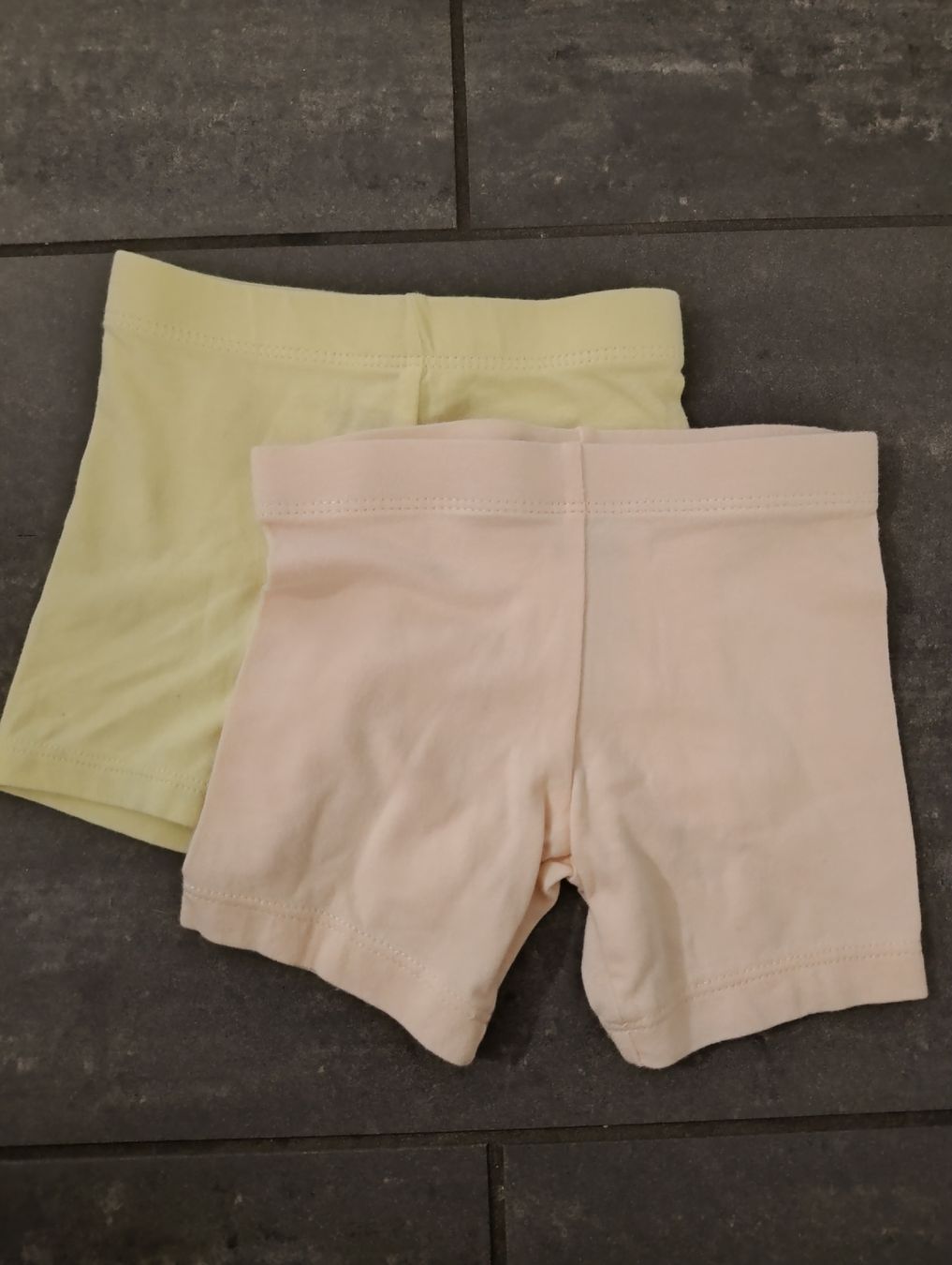 Hosen: 2x Lily&Dan Mädchen Shorts, Gr. 92, neu – Neu (gemäss Beschreibung) aus Olten von Debbiewr
