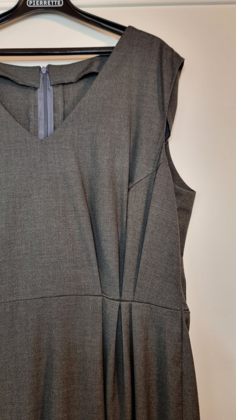 Kleider: Bussines Kleid Größe XL – Gebraucht aus Wald ZH von Martin79 1
