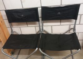 zwei Campingstühle
