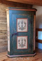 Armoire peinte style chalet - Les meubles Trisconi