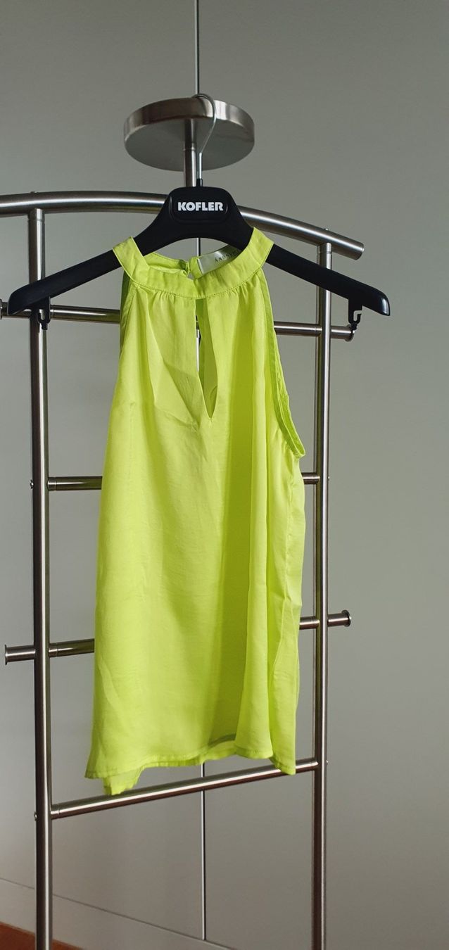 Top: Designer Top in hellgrün Satin Grösse 34/XS – Usato da Stansstad venduto da InStyle8 2