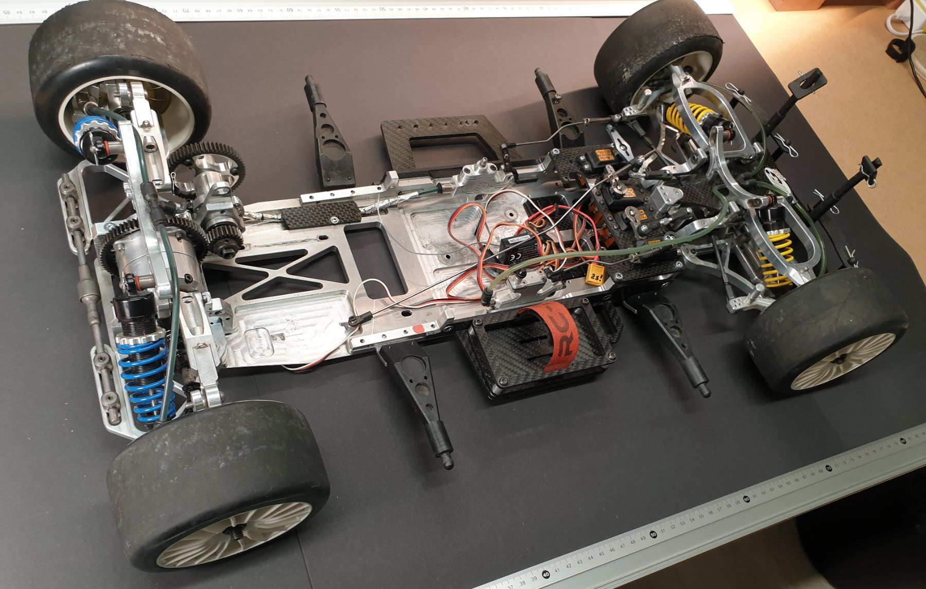 Modellismo RC: FG 2020 Chassis mit Servos Bremsanlage etc – Usato da Ohmstal venduto da p-51d
