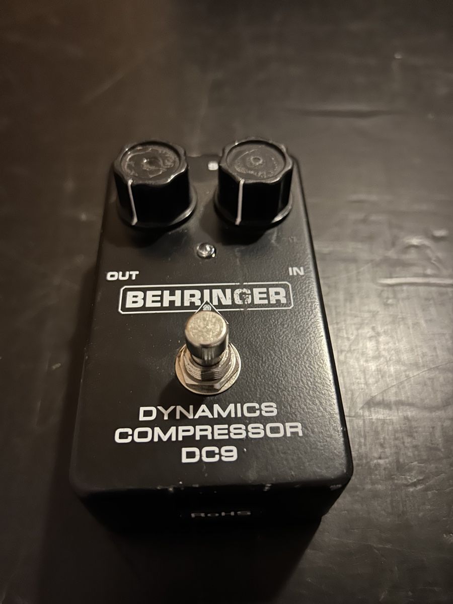 Behringer Strumenti musicali: Behringer DC9 Kompressor Pedal – Usato da Birr venduto da nbsound
