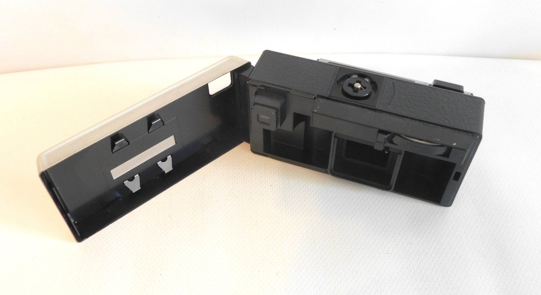Kodak Fotocamera: Kodak Instamatic 224 1965er – Usato da Emmenbrücke venduto da Ulisse-22 6