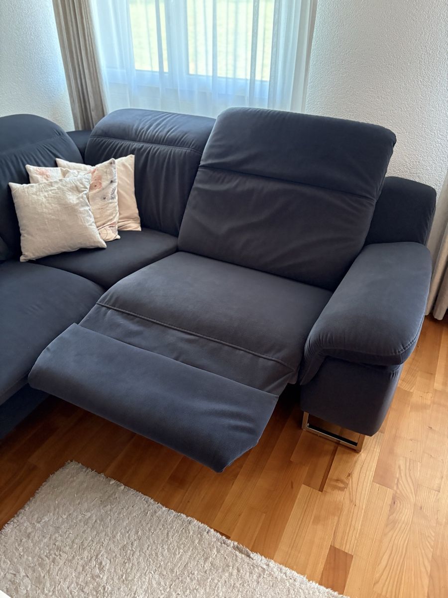 Sofas: Ecksofa antrazith mit Relaxfunktion guter Zustand – Gebraucht aus Lenggenwil von Coco1 4
