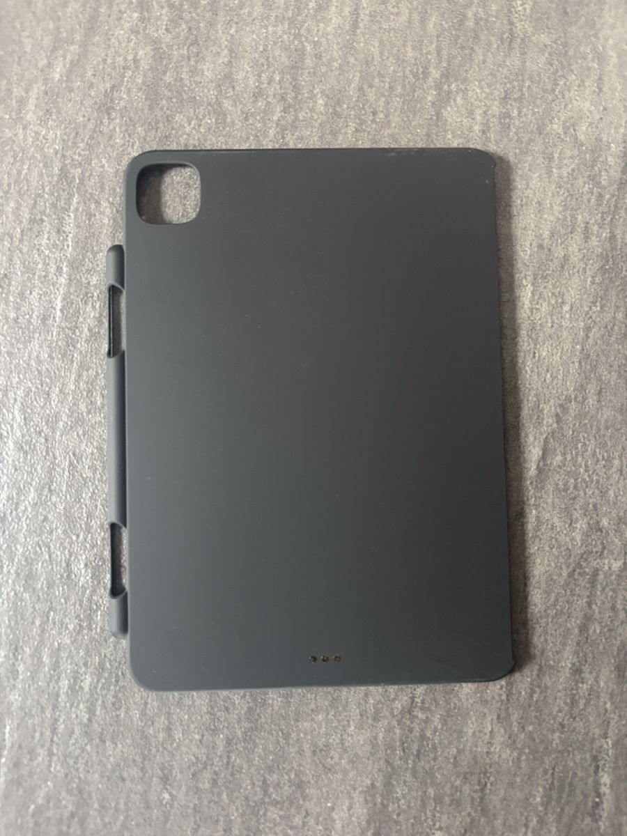 Apple Covers & Taschen: iPad Pro Hülle 11 Zoll – Neu (gemäss Beschreibung) aus Heimiswil von Mad2mad