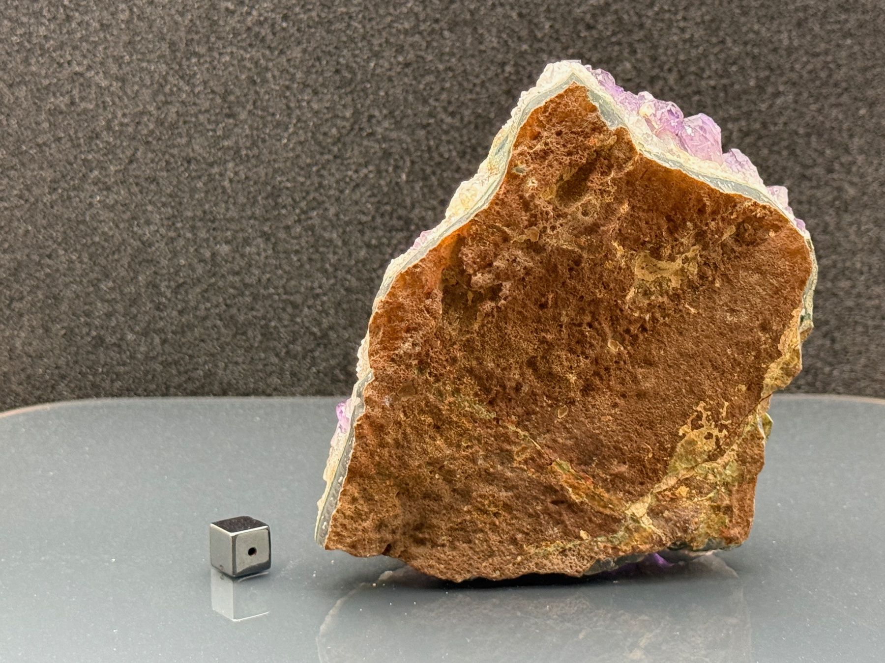 Minerali & Pietre curative: Amethyst geode - Mineral – Usato da Vésenaz venduto da RMShop 1