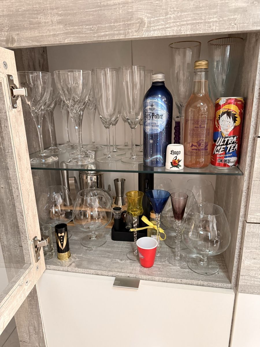 Vitrines: Vitrine mit Licht – D'occasion à Nesselnbach par Karotequi 1