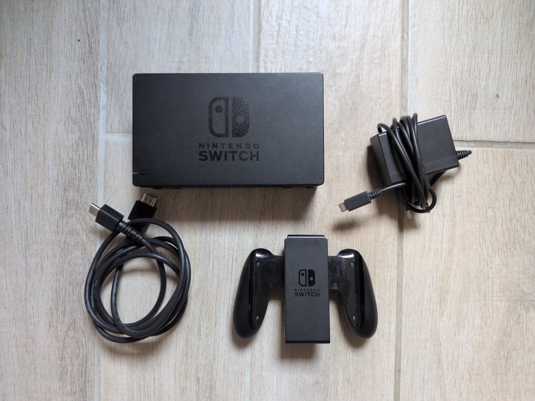 Nintendo Consoles: Dock - Nintendo Switch – D'occasion à Pully par max_t56z