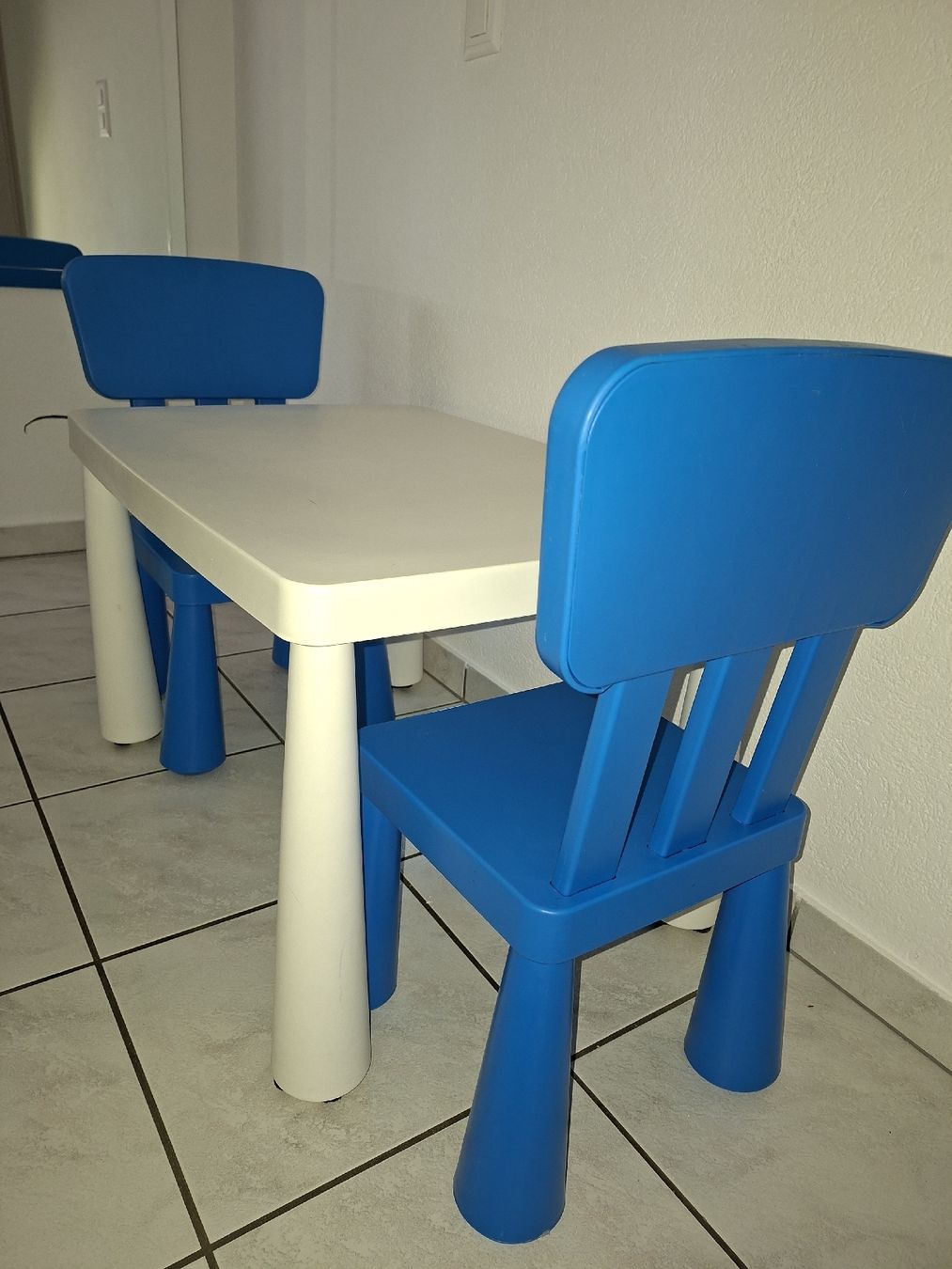 Ikea Set di tavolo e panche: Kinder Tisch mit Stühle, Ikea – Usato da Wohlen AG venduto da LiviaHartmann 1