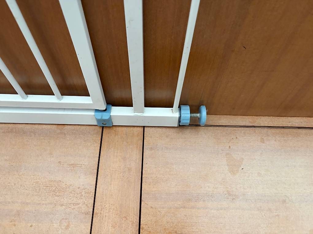 Sicherheit: Absperrgitter verstellbar – Gebraucht aus Mollis von Hg 1