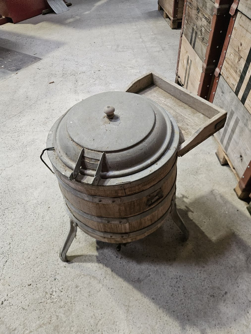 Waschmaschinen: Alte Waschmaschine Holzbottich  – Gebraucht aus Wald ZH von Walder8636