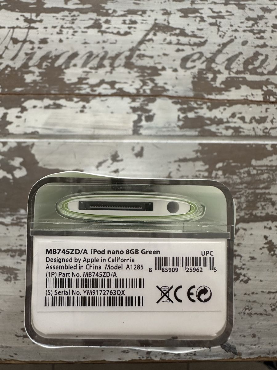 Apple Lettore multimediale portatile: iPod nano 8GB Green – Nuovo e nell'imballaggio originale da Würenlingen venduto da Tombola 2