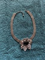 Halskette Metall mit Blumenanhänger