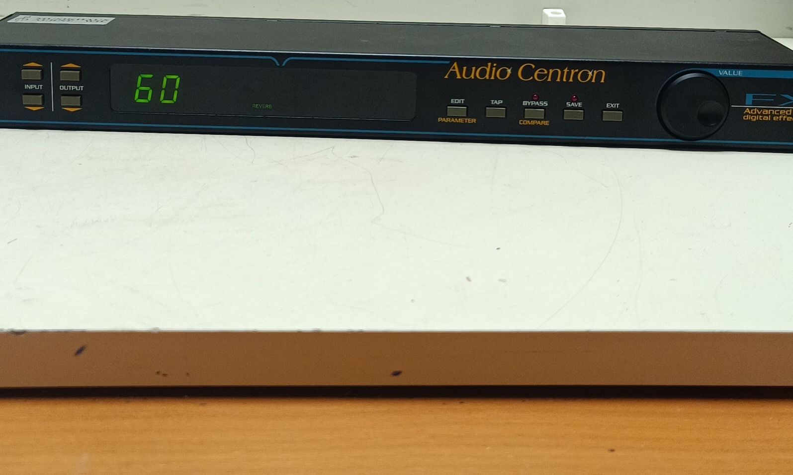 Equalizzatori: Audio Centron FXP Digital effects Processor(em40) – Usato da Künten venduto da Schnaepplihuus