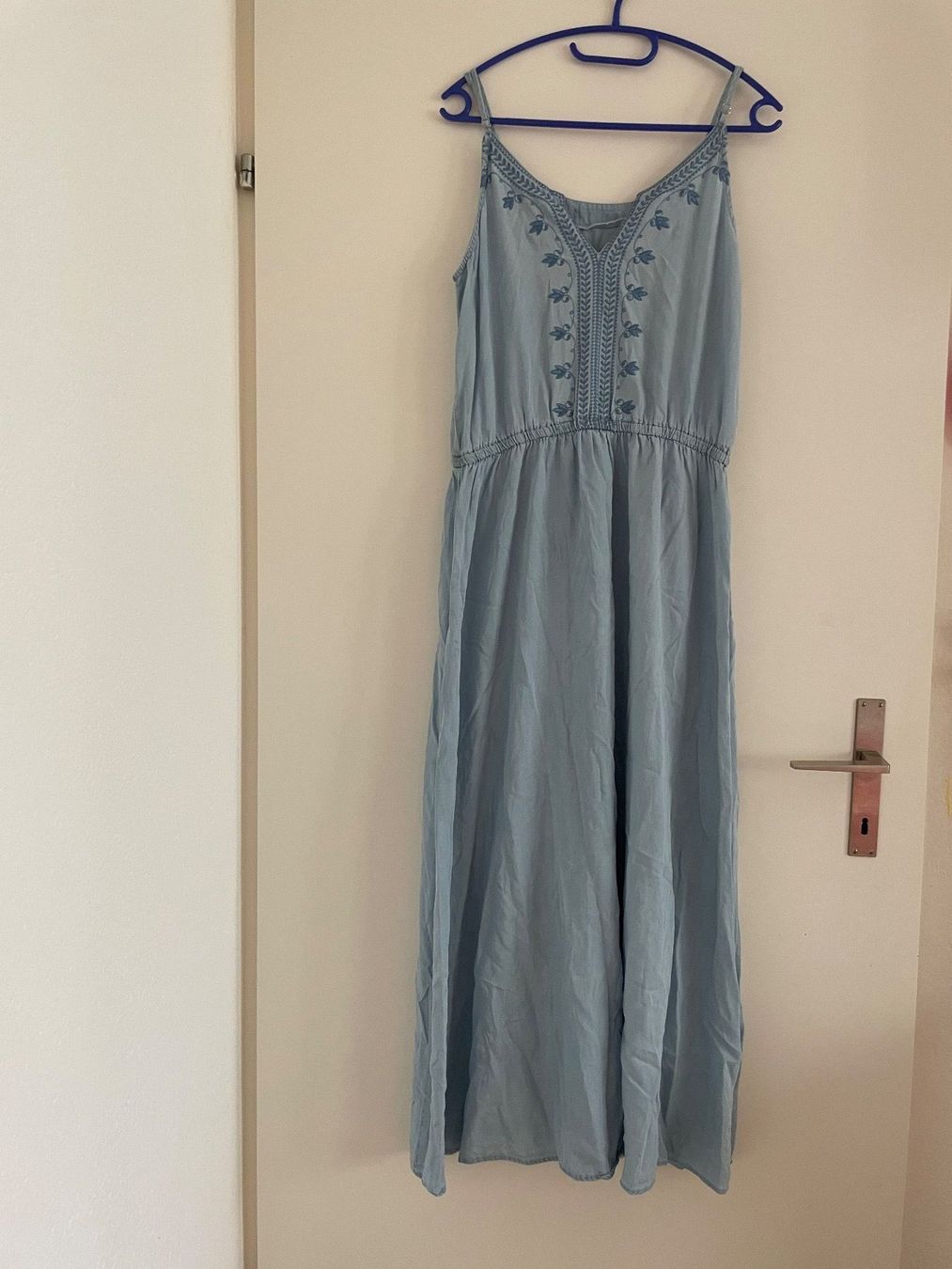 Kleider: Kleid Gr 40 – Gebraucht aus Biel/Bienne von philong