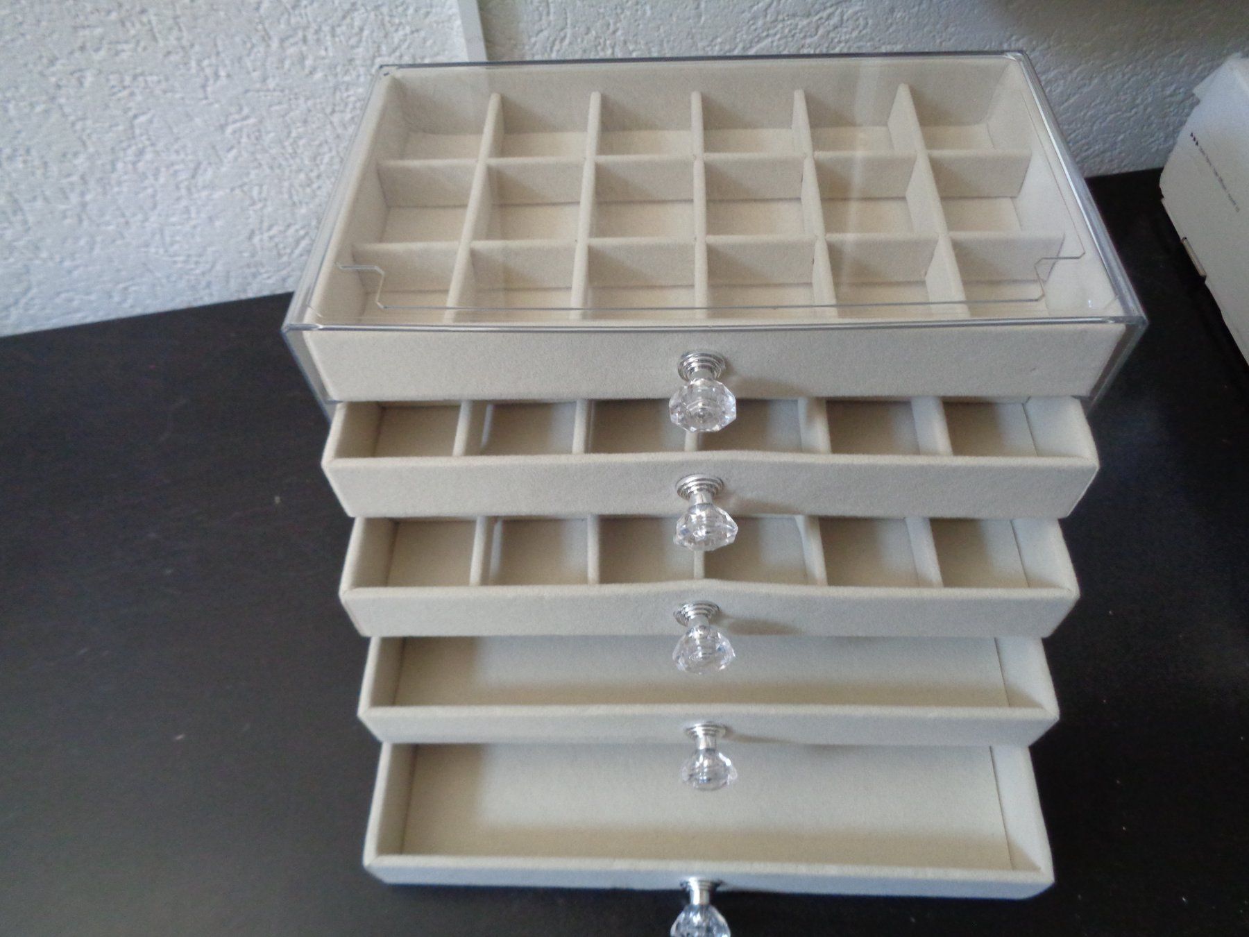 Portagioie: Schmuck Box mit 5 Schubladen (beige) – Nuovo e nell'imballaggio originale da Langenbruck venduto da Gumsi 2