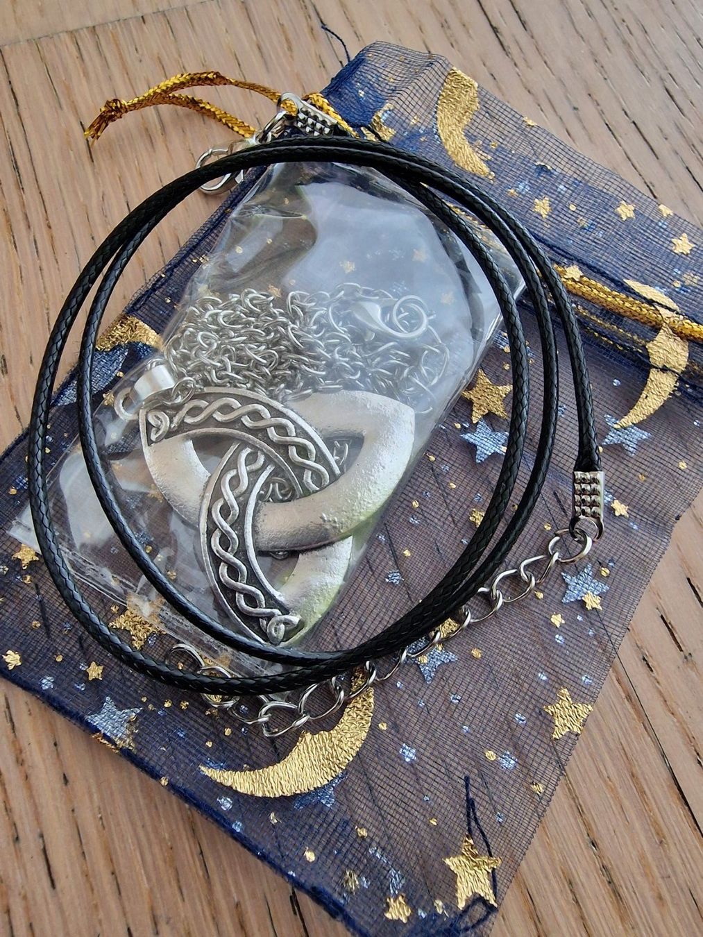 Catenine: Schöne Anhänger Kette/Neu – Nuovo e nell'imballaggio originale da Arbon venduto da sar_l7ll