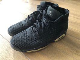 Gut erhaltene AIR JORDAN Retro Sneakers