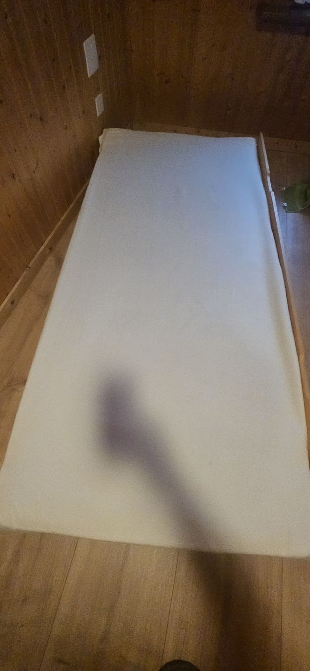 Letti: Ausziehbett Holz 90x200 – Usato da Meiringen venduto da Mimomagalhaes 1