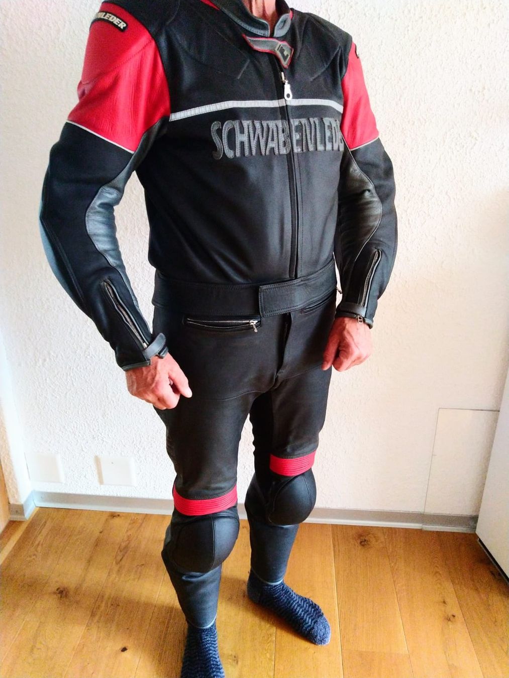 Costumes: Motorrad Lederkombi Schwabenleder – D'occasion à Bern par hugentobleroune