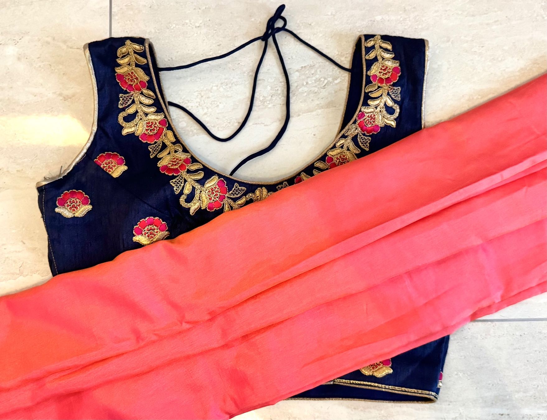 Kleider: Orangepink plain-colored sari – Neu (gemäss Beschreibung) aus Wichtrach von Alyasahana