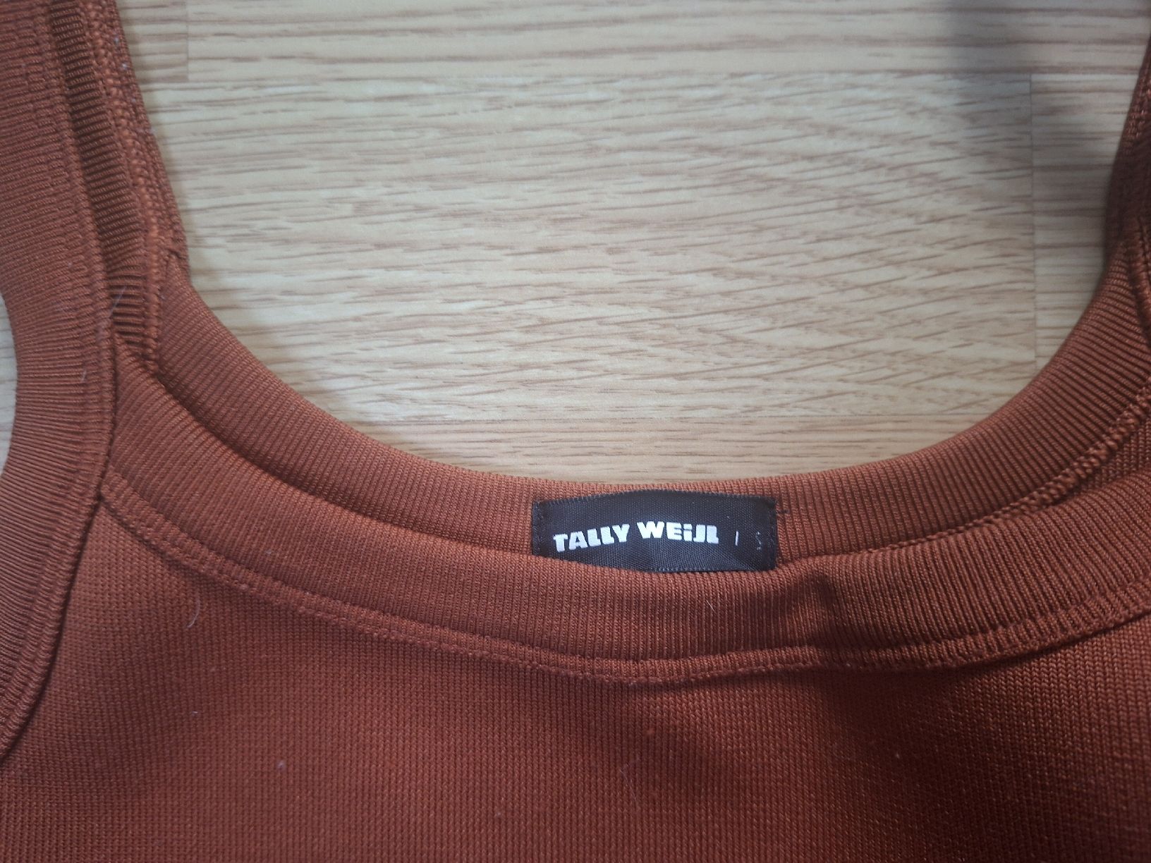 Tally Weijl Top: Oranges Top Tally Weijl – Usato da Gisikon venduto da Lilian_l 2