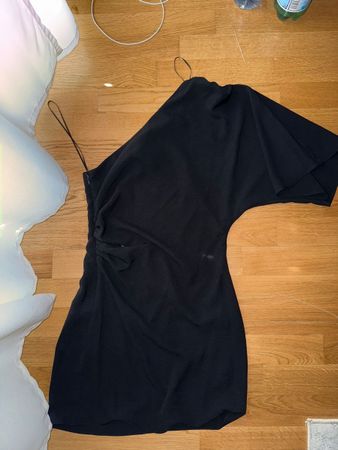 Elegantes One-Shoulder Kleid Grösse S