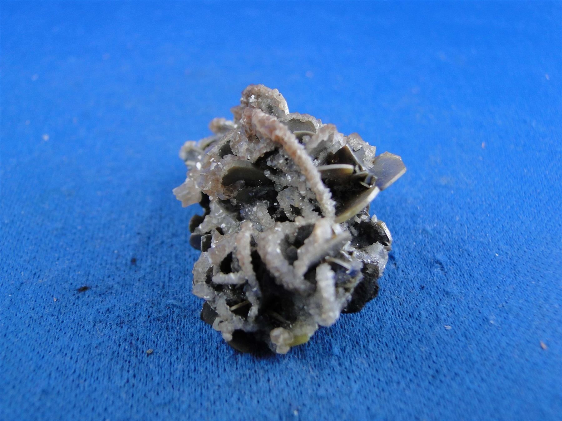 Minerali & Pietre curative: Wulfenit mit Calcit und Quartz – Usato da Schinznach Bad venduto da Demerald 6