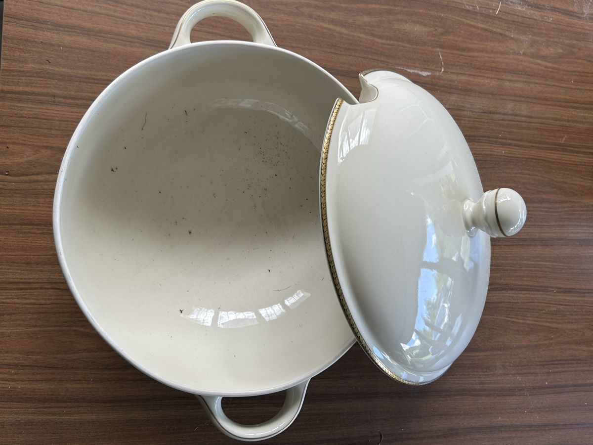 Schalen: Suppenschüssel mit Deckel – Gebraucht aus Liestal von schnugger69 1