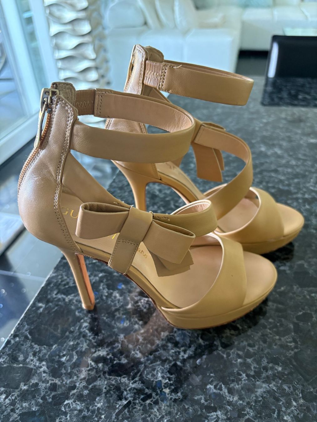 Guess Scarpe da donna: Schuhe Guess Marciano – Usato da Jonschwil venduto da Dr.MeganHunt