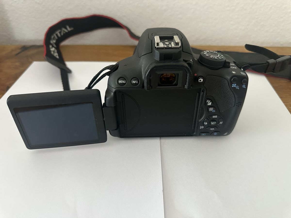 Canon Fotocamera: Canon EOS 700D – Nuovo (secondo la descrizione) da Mels venduto da maf_52fx 4