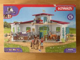 Schleich Horse Club Reiterhof 42567 gebraucht im Karton