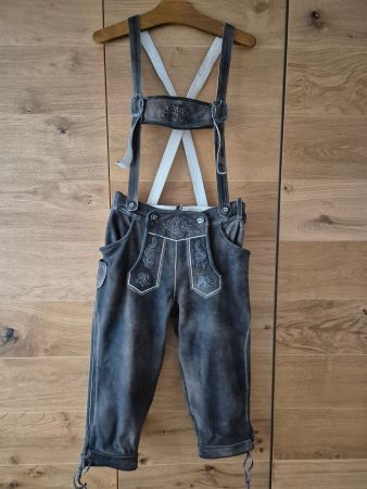 Lederhose mit Hosenträger