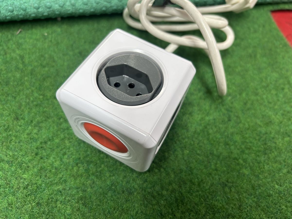Alimentazione elettrica: DesignNest Power Cube – Nuovo (secondo la descrizione) da Guttet-Feschel venduto da Swissdarter 1