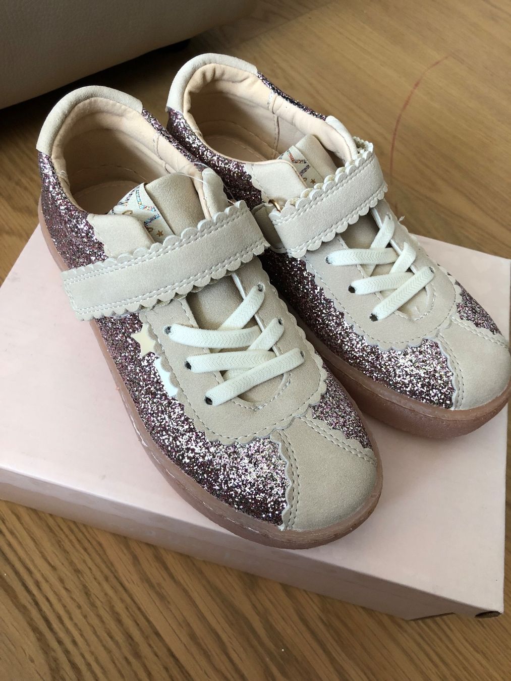 Schuhe für Mädchen: Mädchen Sneaker 32 !!NEU!! – Neu und originalverpackt aus Obfelden von dafae 1