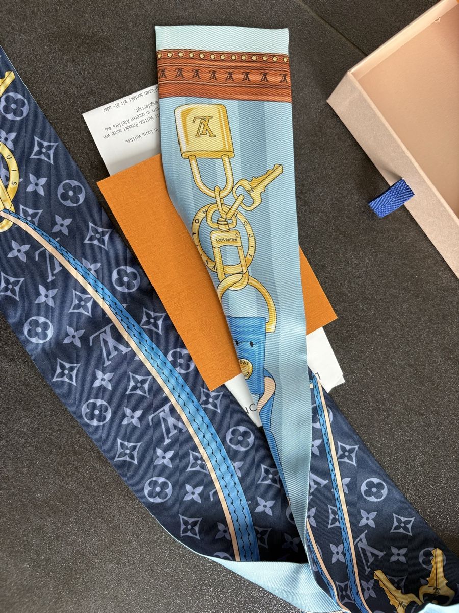Louis Vuitton Foulard & Sciarpe: Louis Vuitton Badeau neu Full Set – Nuovo e nell'imballaggio originale da Fehren venduto da Frischki 6