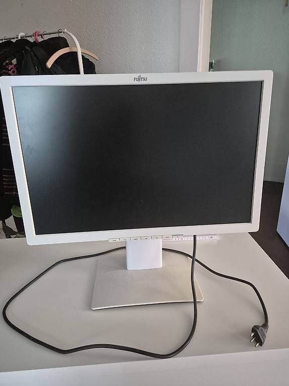 Monitor: Fujitsu Bildschirm – Usato da Bern venduto da mai_g6lv 1