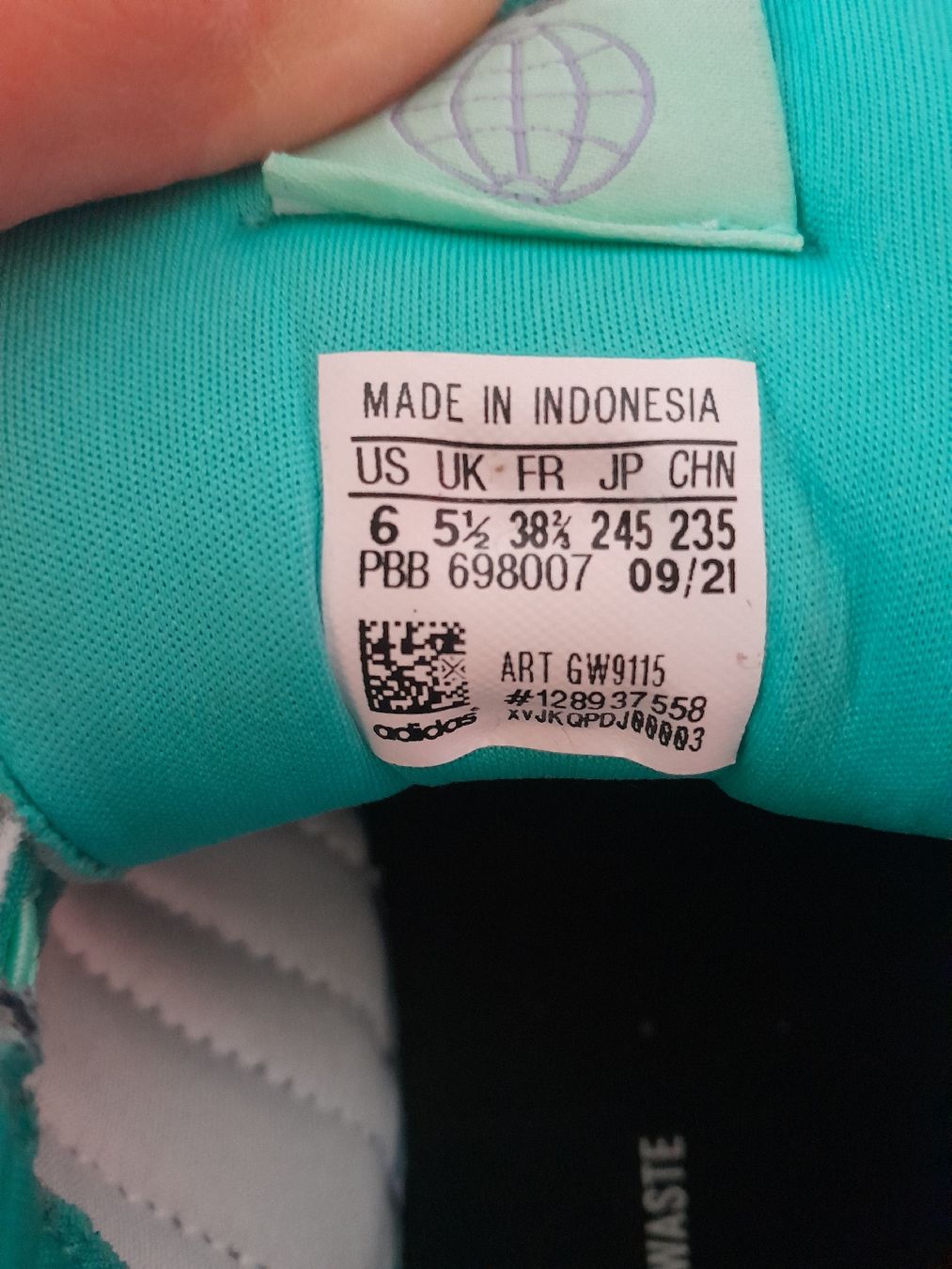 Adidas Scarpe per ragazze: Hallenturnschuhe 38 2/3 – Usato da Utzenstorf venduto da Schleimi007 1