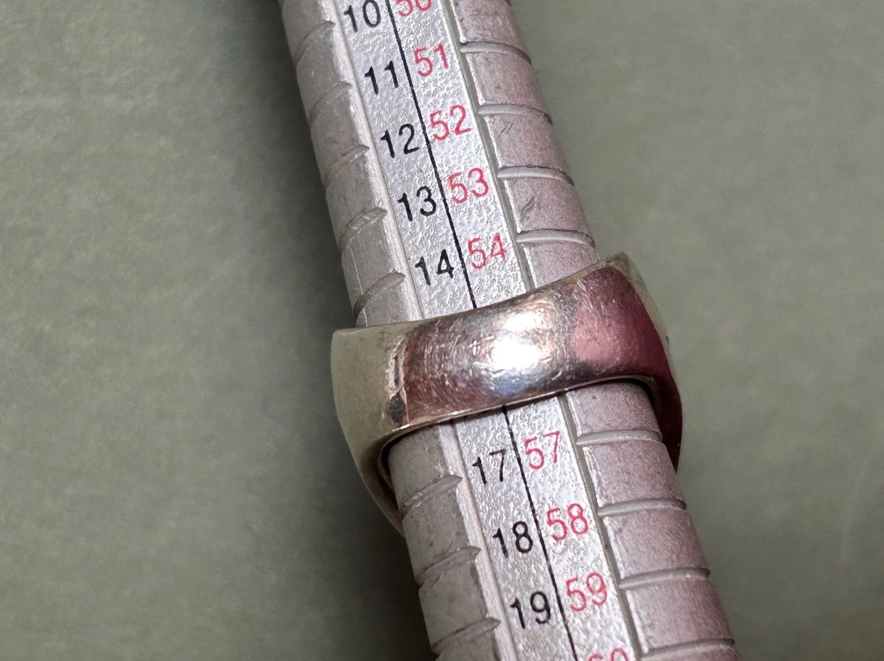 Ringe: Ring DESIGNER dynamisch Silber (56/18) – Gebraucht aus Laufen von Bellavitaboom 9