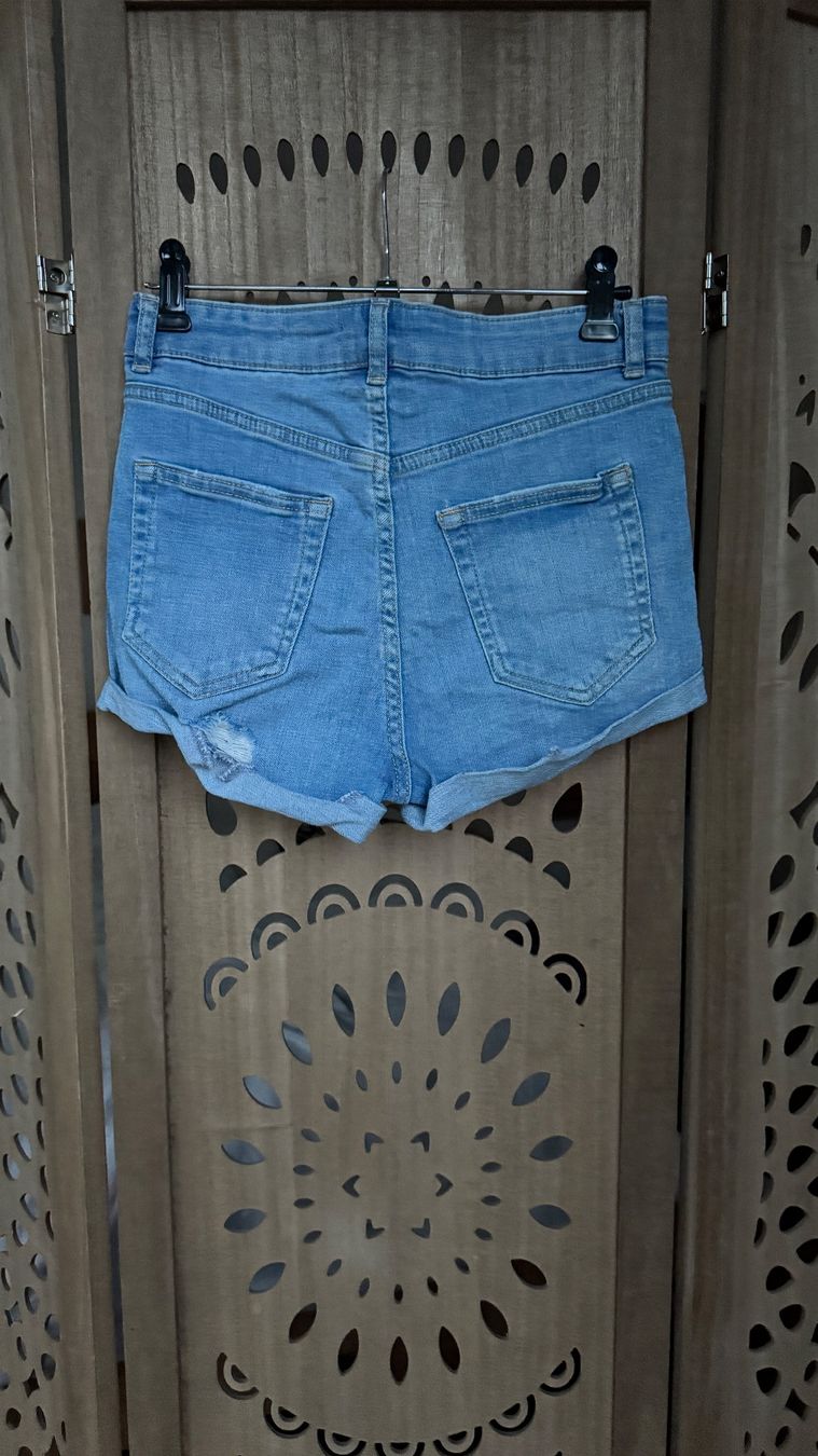Tally Weijl Jeans: Hellblaue Jeansshorts – Usato da Riedern venduto da leoni_m 1