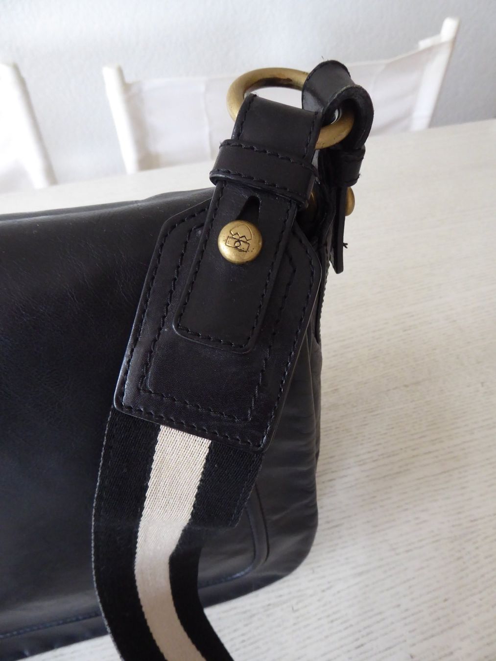 Bally Borse: Bally Ledertasche schwarz Schultergurt klassisch – Usato da Zürich venduto da Sunflower.15 1