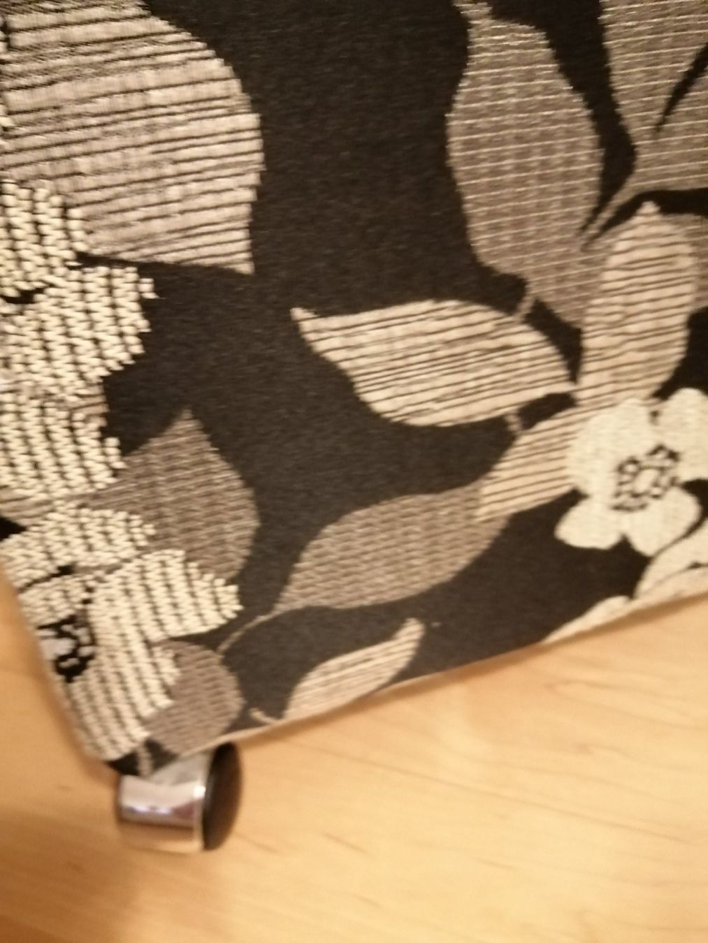 Sessel: Edler Sessel / Loungesessel mit Blumenmuster, Top Zustand – Gebraucht aus zufikon von radar07 4