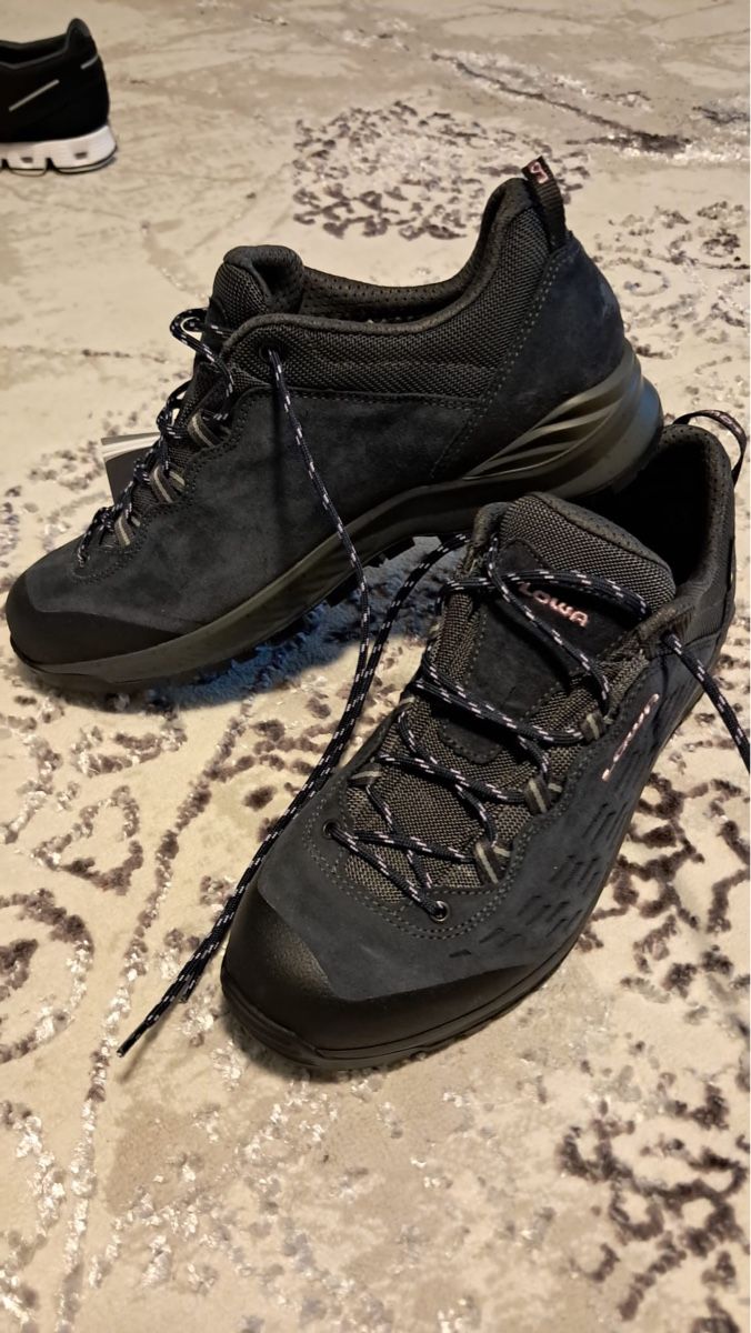 Lowa Scarpe da uomo: Gore-Tex Lowa Wanderschuhe – Nuovo e nell'imballaggio originale da Ostermundigen venduto da jak_t5pt