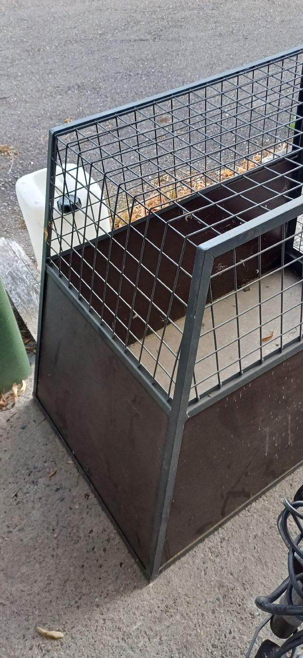 Meiko Gabbie, trasporto & Sicurezza: Hundetransportpox – Usato da Wängi venduto da Koebi62