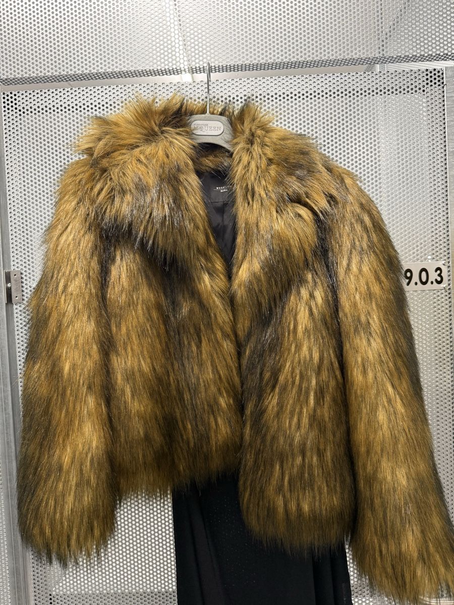 Max Mara Giacche: MAXMARA WEEKEND Pelzjacke Imitat (S) – Nuovo (secondo la descrizione) da Horgen venduto da prelovedzh 2
