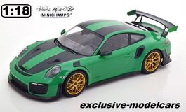 PORSCHE 911 GT2 RS Weissach Paket 2018 1:18 von Minichamps