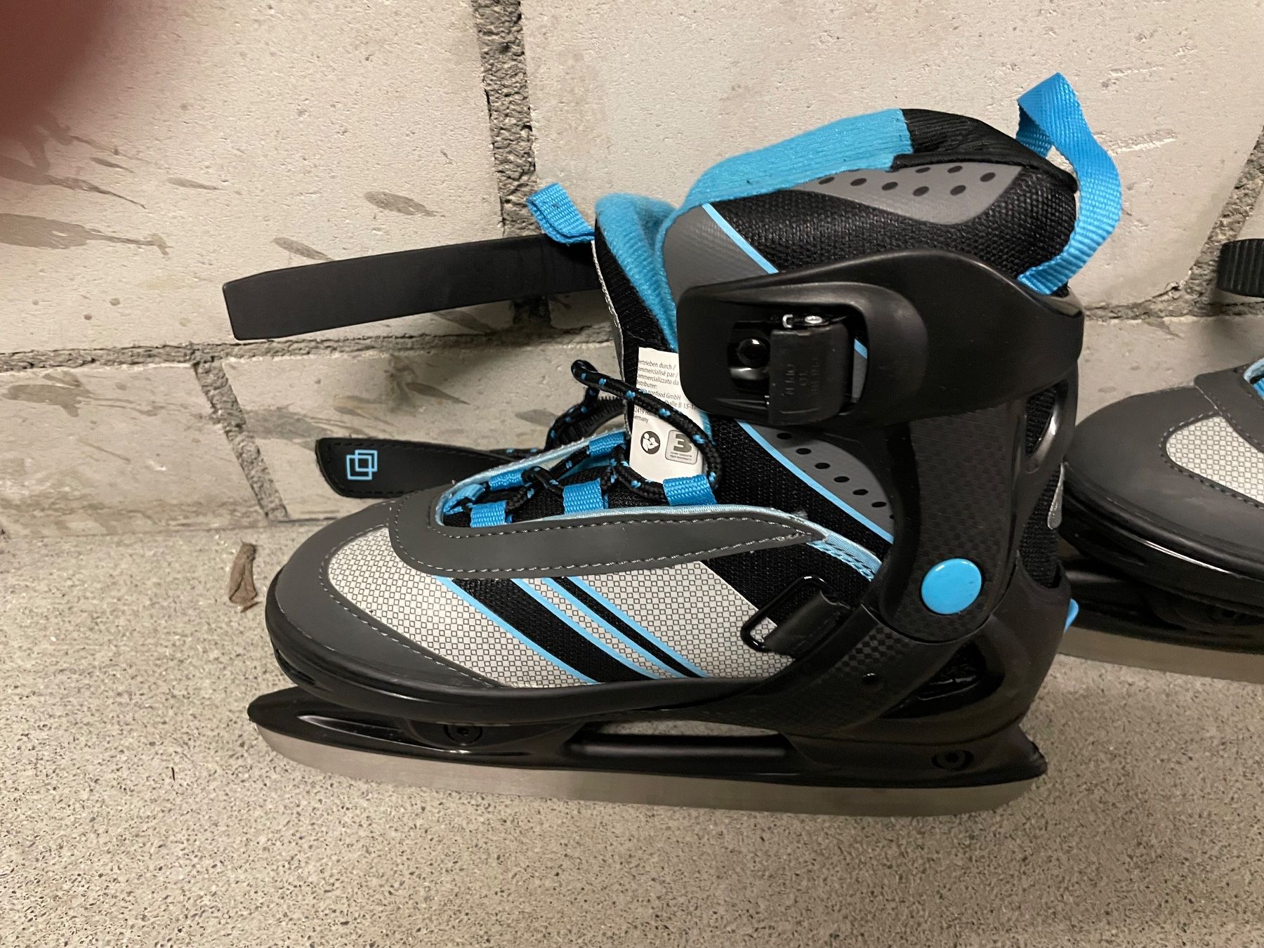 Pattini da ghiaccio: Schlittschuhe Crane 37-40 neuwertig – Nuovo (secondo la descrizione) da Zug venduto da falama 1