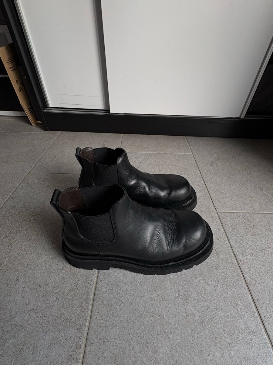 Bottega Veneta Scarpe da uomo: Bottega Veneta Lug Boots – Usato da St. Gallen venduto da you_hkc8
